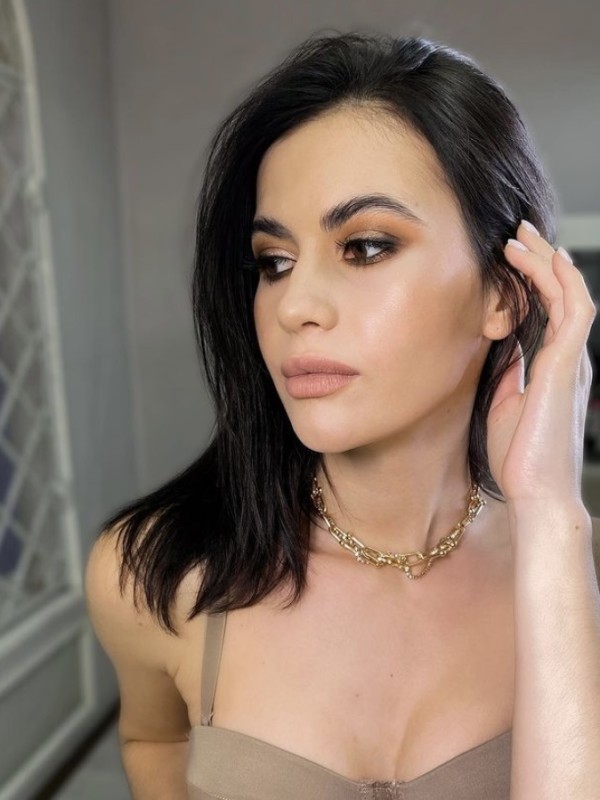 🎥 Лада привлекательная девушка из Радужный цена от 3000 руб